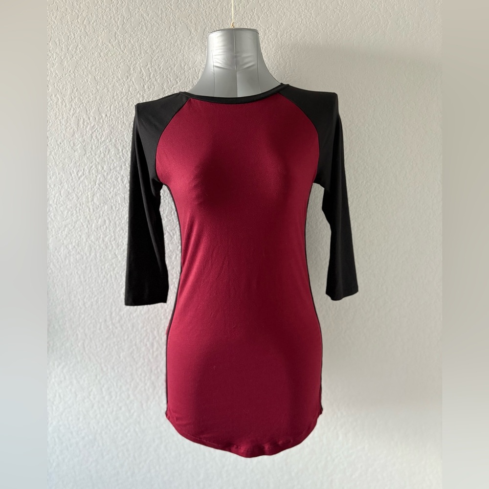 Rue21 T-shirt dress in Burgundy and Black